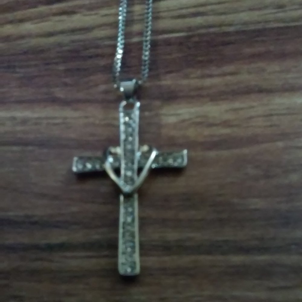 Silver Cross 23 Clear Stones Heart Center Hangs 10 1/2" Cross is 1 1/2" Long Box